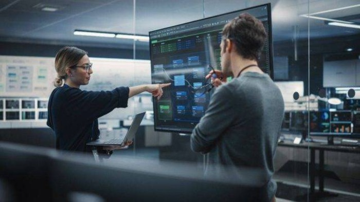 In-house vs Outsourced SOC comparison