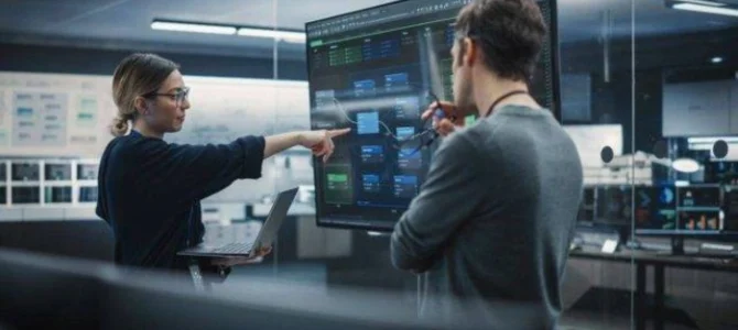 In-house vs Outsourced SOC comparison